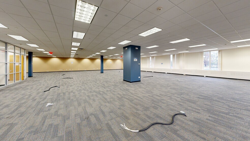 999 Stewart Ave, Bethpage, NY à louer - Numérisation 3D Matterport – Image 2 sur 22