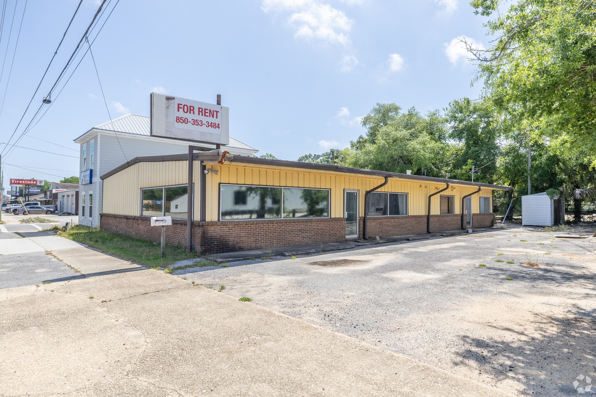 113 N John Sims Pky, Valparaiso, FL à louer Photo principale– Image 1 sur 6
