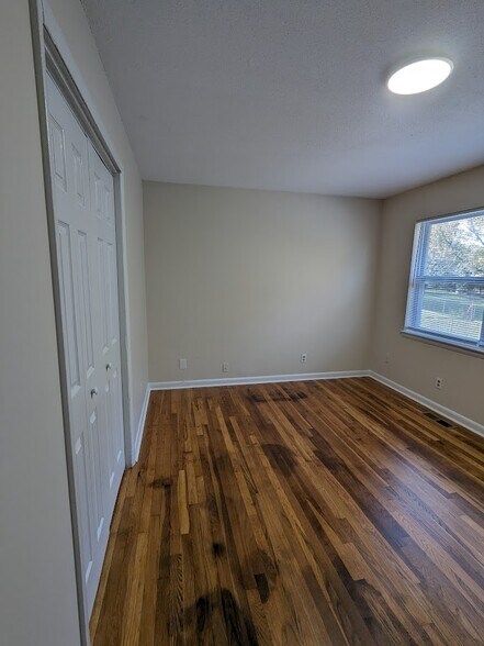 1507 Tucker St, Greensboro, NC à vendre - Photo de l’immeuble – Image 3 sur 25