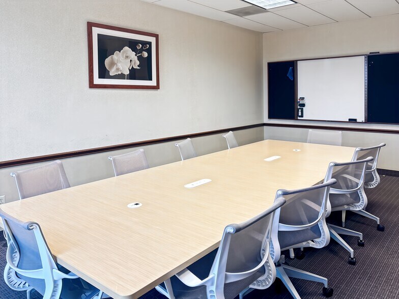 8117 Preston Rd, Dallas, TX à louer - Photo intérieure – Image 3 sur 13