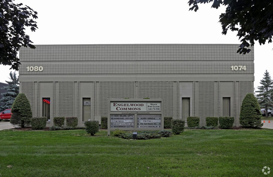 1074-1080 Centre Rd, Auburn Hills, MI à louer - Photo de l’immeuble – Image 2 sur 4