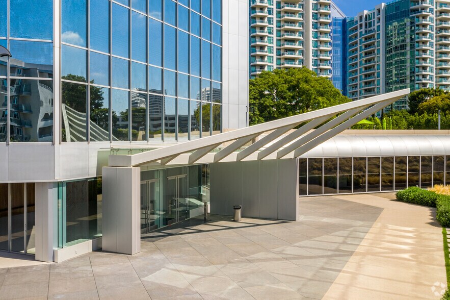 3333 michelson Dr, Irvine, CA à louer - Photo de l’immeuble – Image 3 sur 11