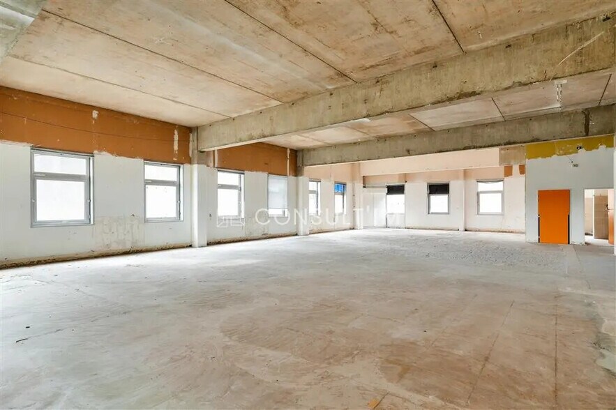 Bureau dans Saint-Cloud à louer - Photo de l’immeuble – Image 2 sur 7