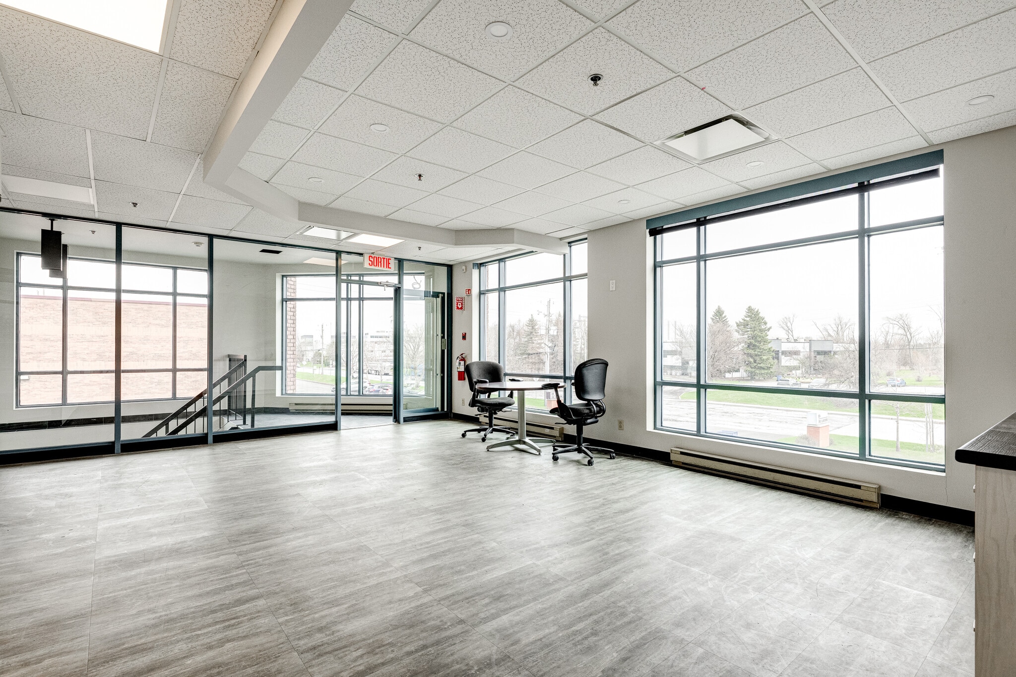 25 Rue de Lauzon, Boucherville, QC à louer Photo intérieure– Image 1 sur 8