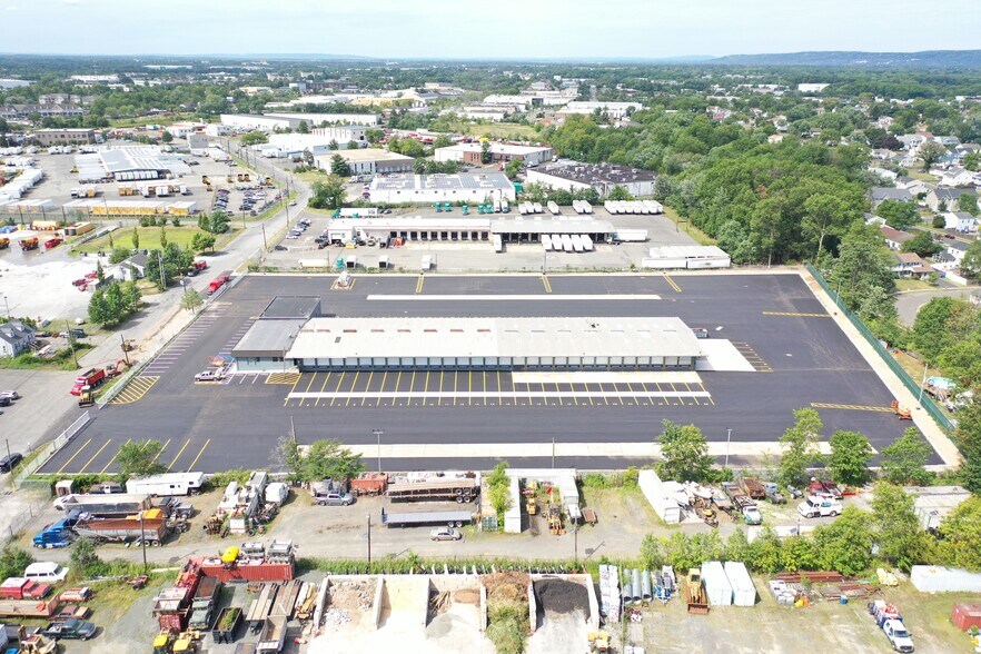 445 Hollywood Ave, South Plainfield, NJ à louer - Photo de l’immeuble – Image 2 sur 6