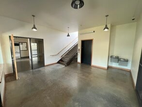 8725 NE Emerson St, Portland, OR à louer Photo de l’immeuble– Image 1 sur 6