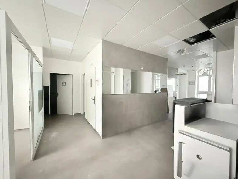 Rue Du Faubourg Saint-Martin, Paris à louer - Photo intérieure – Image 2 sur 7