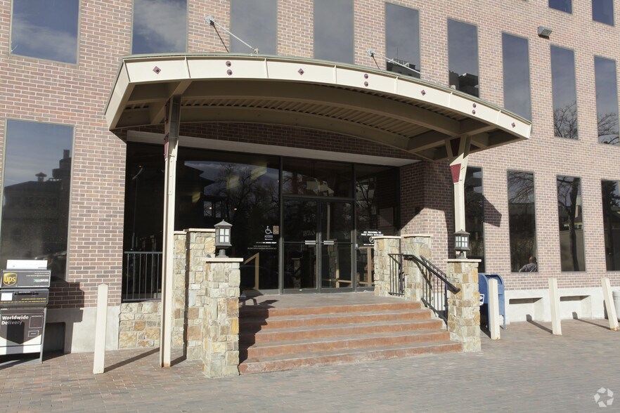 899 Logan St, Denver, CO à louer - Photo de l’immeuble – Image 3 sur 8