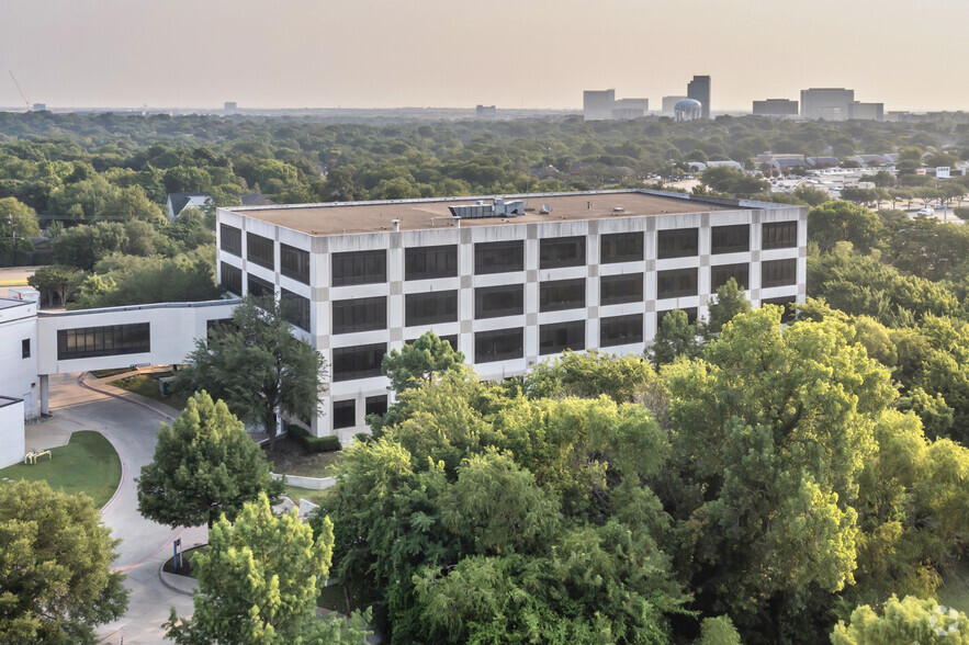 399 W Campbell Rd, Richardson, TX à louer - Photo de l’immeuble – Image 3 sur 13