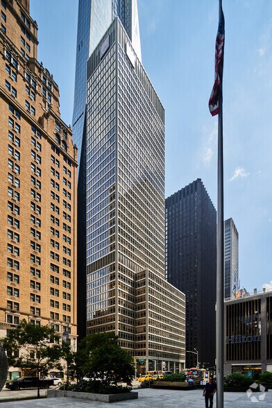 1330 Avenue of the Americas, New York, NY à louer - Photo de l’immeuble – Image 2 sur 14