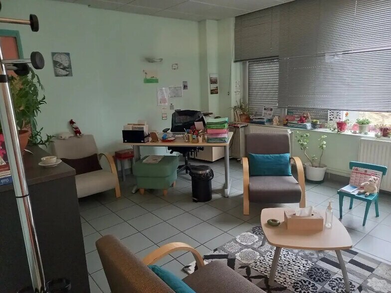 Bureau dans Lons-le-Saunier à vendre - Photo de l’immeuble – Image 2 sur 4