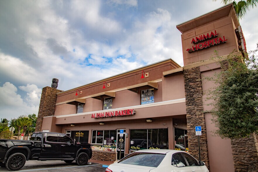 Lemon Tree Plaza portefeuille de 4 biens à vendre sur LoopNet.fr - Photo de l’immeuble – Image 2 sur 22