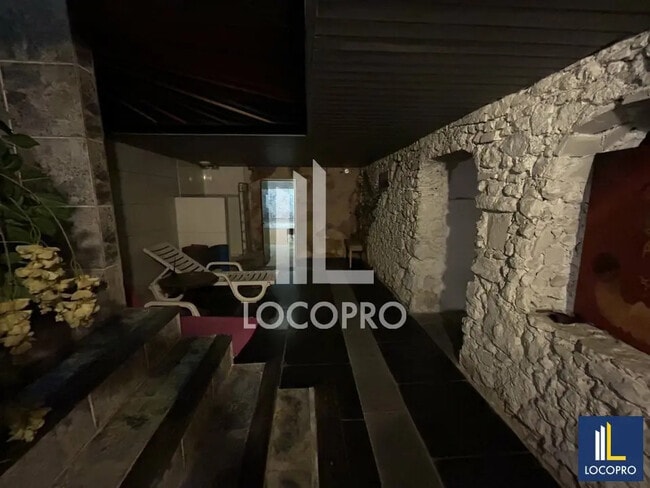 Plus de détails pour Local commercial à louer