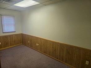 5210-5214 N Dixie Dr, Dayton, OH à louer Photo intérieure– Image 2 sur 5
