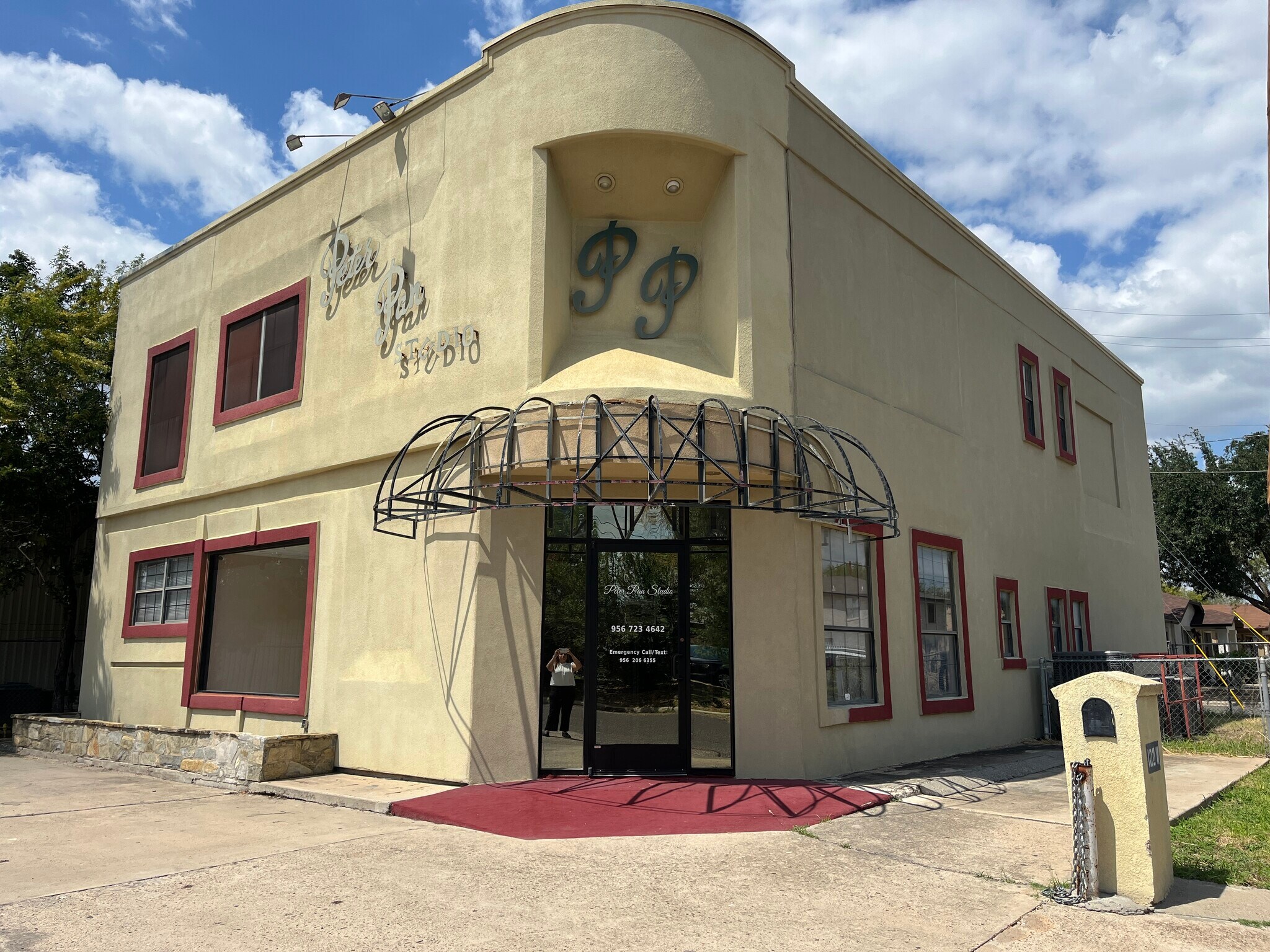 102 W Calton Rd, Laredo, TX à vendre Photo principale– Image 1 sur 46