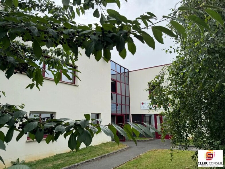Bureau dans Évreux à louer - Photo de l’immeuble – Image 1 sur 17