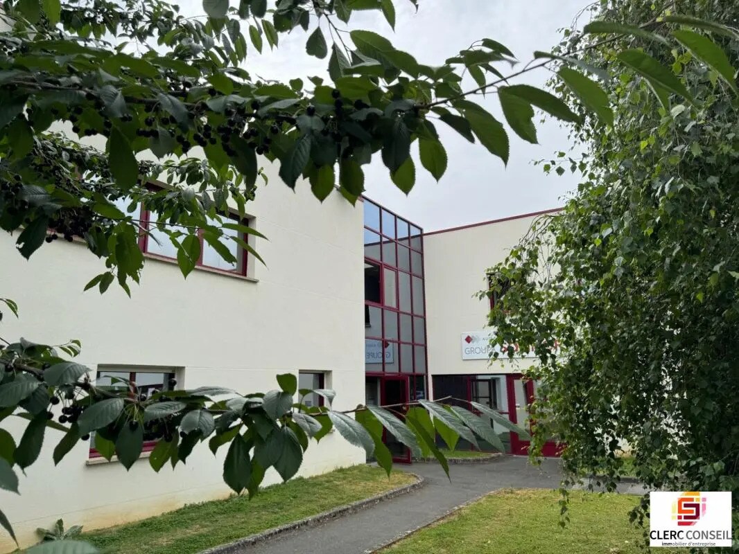 Bureau dans Évreux à louer Photo de l’immeuble– Image 1 sur 18