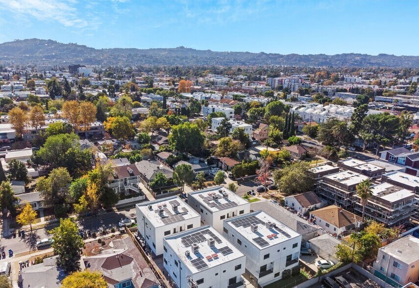 10829 Hartsook St, North Hollywood, CA à vendre - Photo de l’immeuble – Image 3 sur 31