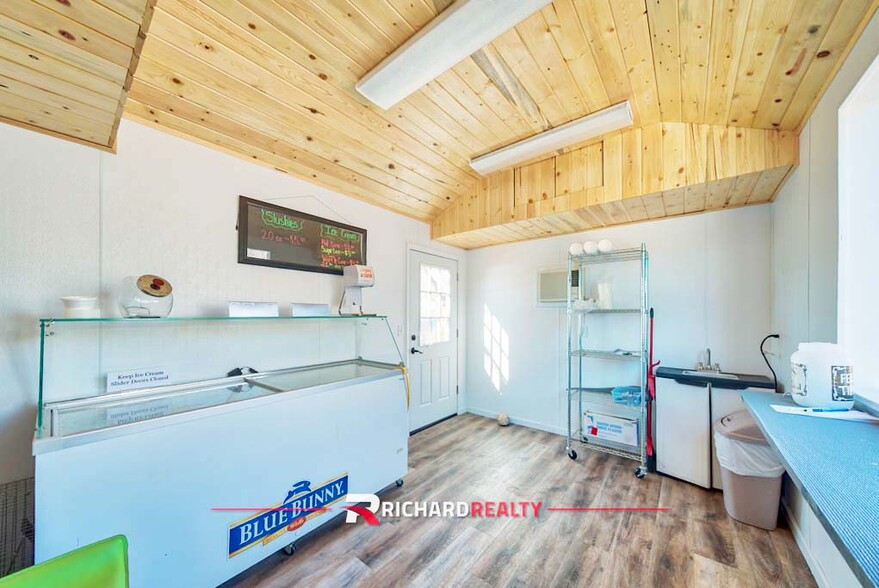12 Boysen Marina Rd, Shoshoni, WY à vendre - Photo intérieure – Image 3 sur 17