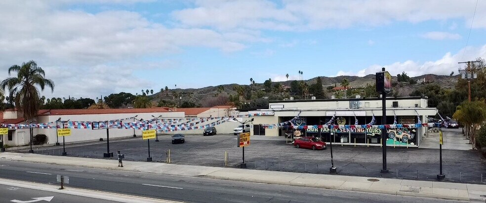 3630 E Florida Ave, Hemet, CA à vendre - Photo principale – Image 1 sur 2