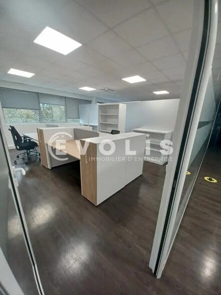 Bureau dans Collégien à louer - Photo intérieure – Image 2 sur 7