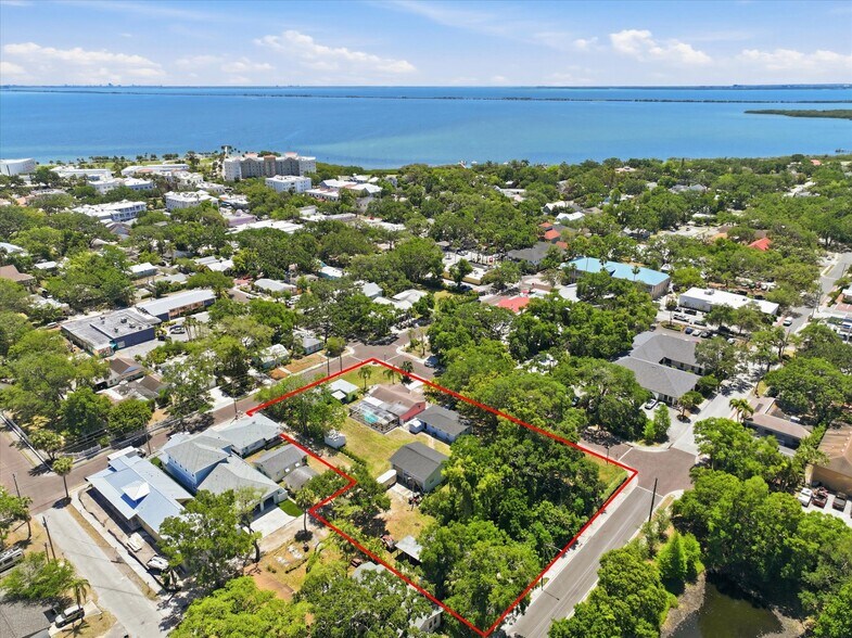 221 5th Ave N, Safety Harbor, FL à vendre - Photo principale – Image 1 sur 2