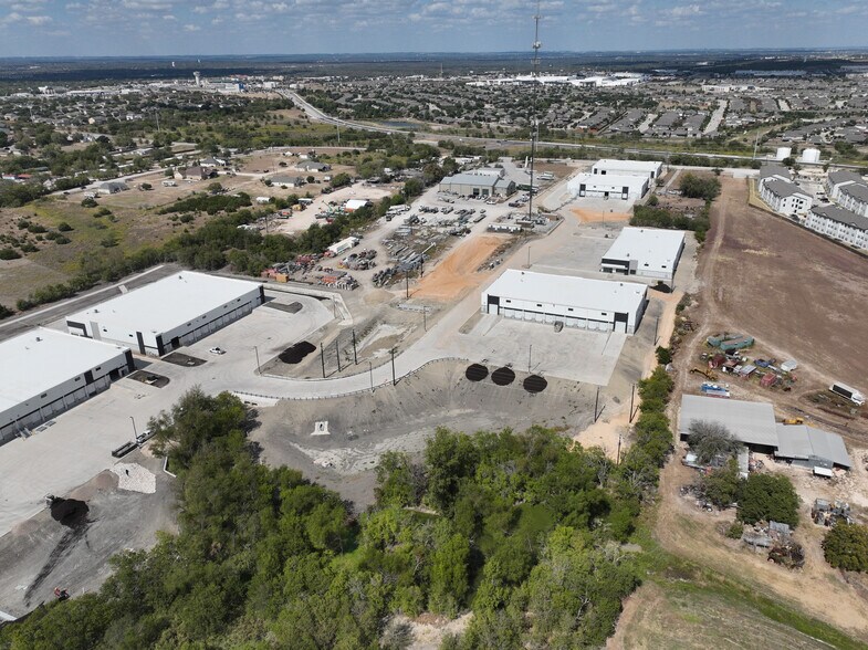 1340 FM 2001, Buda, TX à louer - Photo de l’immeuble – Image 3 sur 15