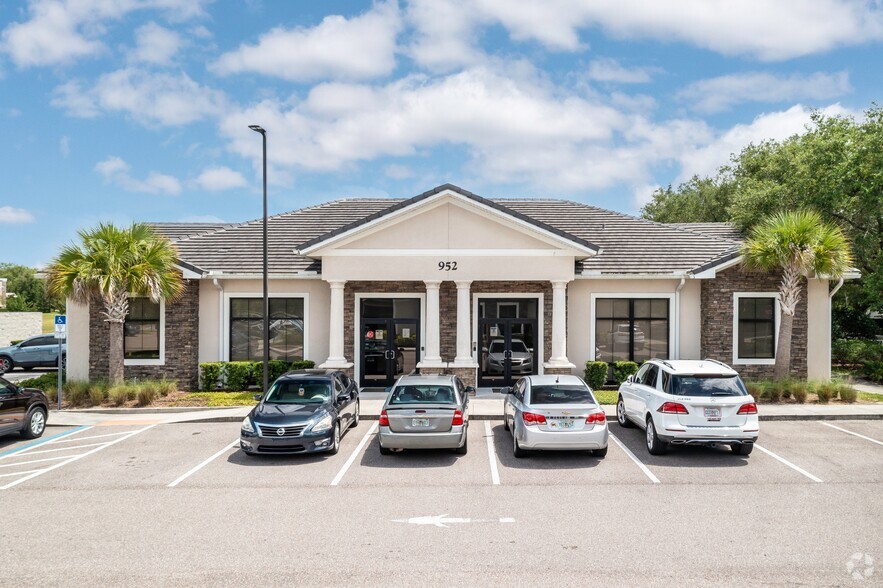 952 International Pky, Lake Mary, FL à vendre - Photo principale – Image 1 sur 32