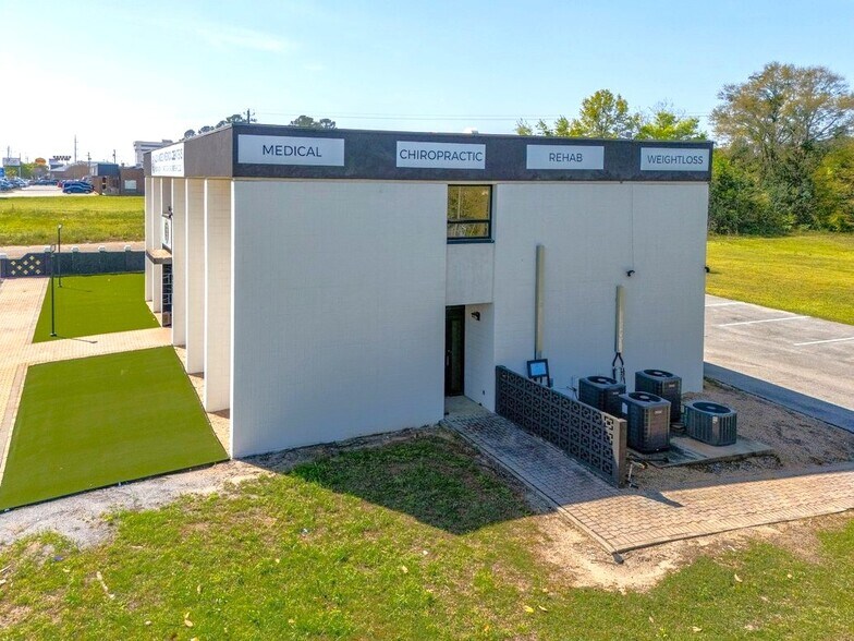 926 Ross Clark Cir, Dothan, AL à louer - Photo de l’immeuble – Image 3 sur 19