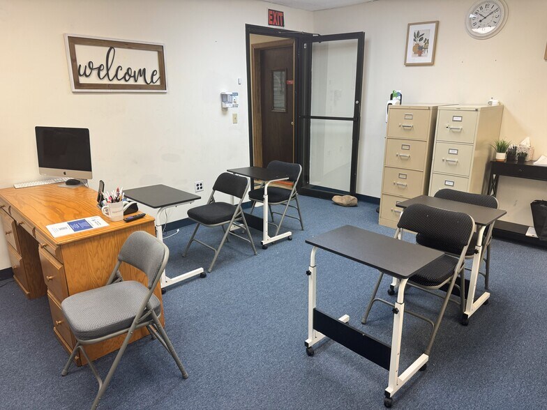 19-21 Hazel Ter, Woodbridge, CT à louer - Photo de l’immeuble – Image 3 sur 9