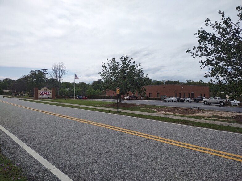 106-108 Prince St, Warner Robins, GA à louer - Photo de l’immeuble – Image 1 sur 6