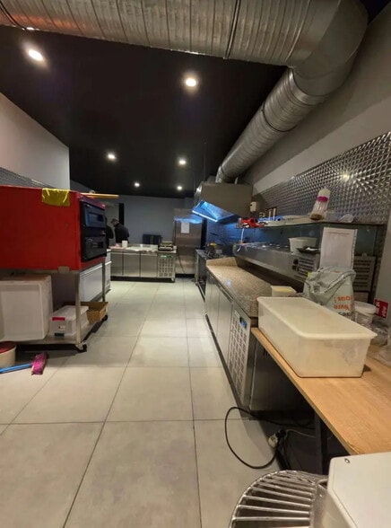 Local commercial dans Bois-Colombes à louer - Photo intérieure – Image 3 sur 3