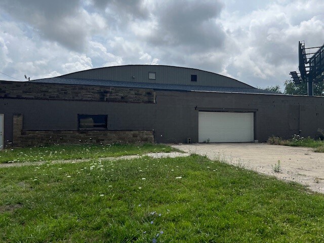 3908 Navarre Rd SW, Canton, OH à vendre - Photo de l’immeuble – Image 3 sur 5