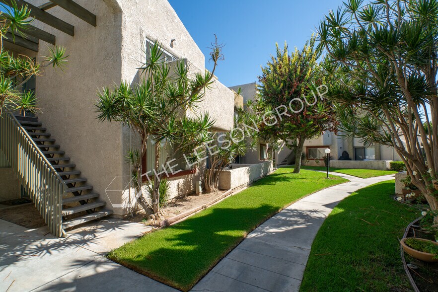 401 S Beach Blvd, Anaheim, CA à vendre - Photo de l’immeuble – Image 2 sur 18