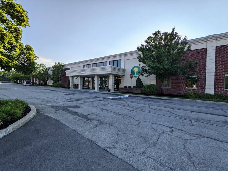 2875 Union Rd, Cheektowaga, NY à louer - Photo de l’immeuble – Image 3 sur 38