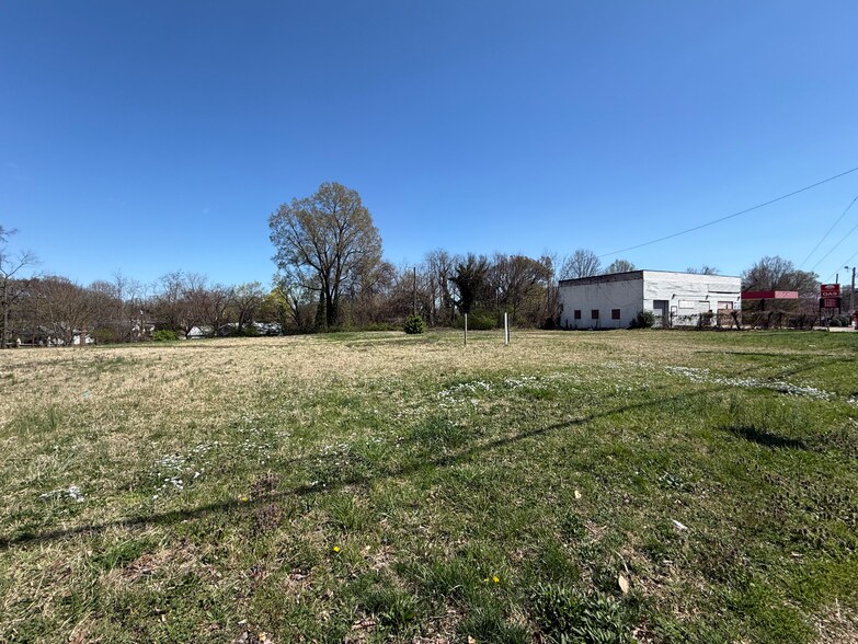 1201 Martin Luther King Jr dr, Greensboro, NC à vendre - Photo de l’immeuble – Image 3 sur 7