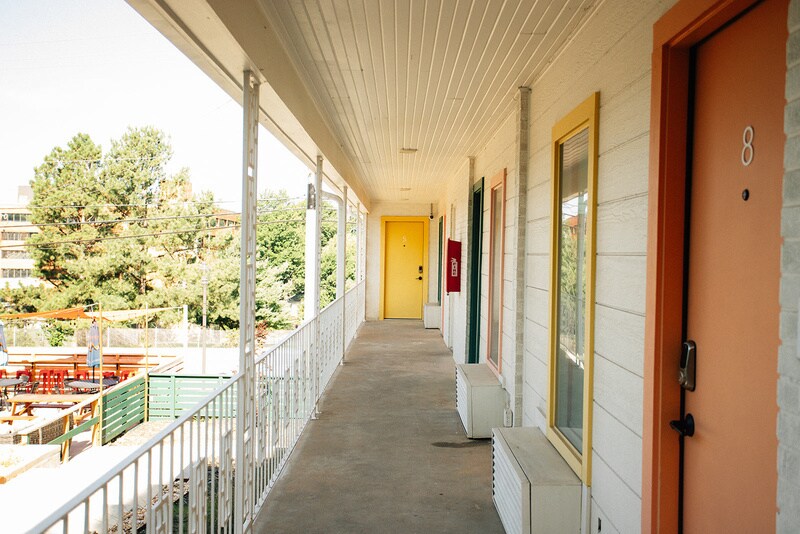 1156 N College Ave, Fayetteville, AR à vendre - Photo de l’immeuble – Image 3 sur 4