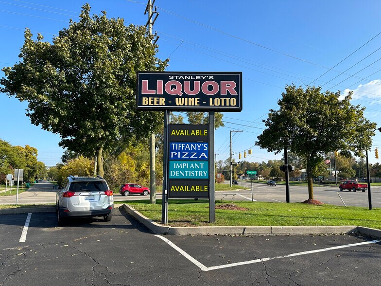 25000-25100 Telegraph Rd, Brownstown, MI à louer - Photo de l’immeuble – Image 3 sur 5
