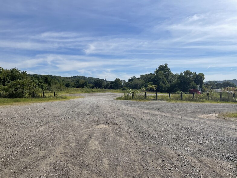 1630 Midland Beaver Rd, Industry, PA à vendre - Photo principale – Image 1 sur 2