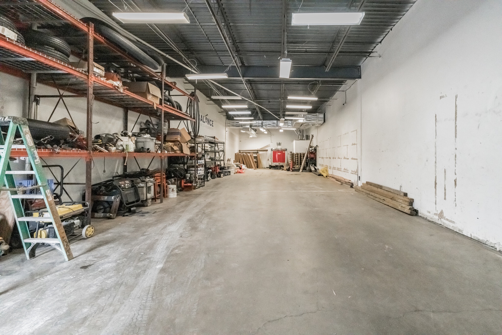 175 Commerce Dr, Hauppauge, NY à louer Photo intérieure– Image 1 sur 2