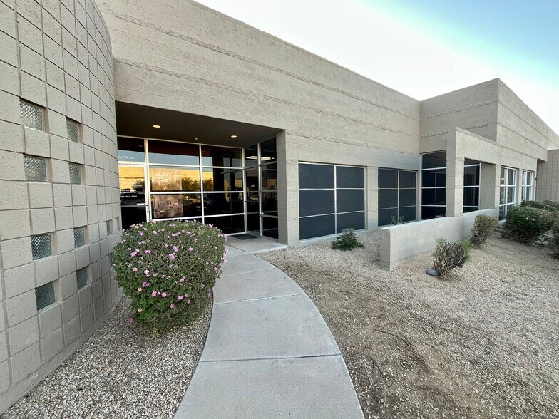 8341 E Evans Rd, Scottsdale, AZ à louer - Photo de l’immeuble – Image 3 sur 5