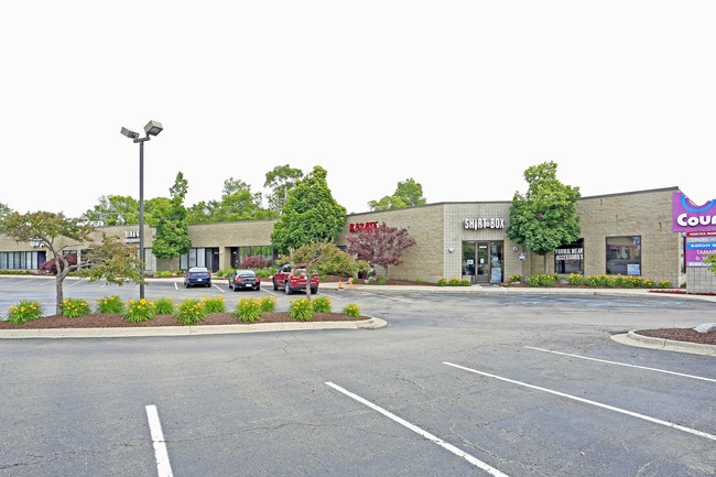 Plus de détails pour 32500-32522 Northwestern Hwy, Farmington Hills, MI - Local commercial à louer