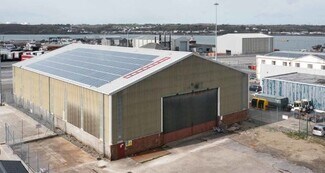 Plus de détails pour Admiralty Way, Pembroke Dock - Industriel/Logistique à louer