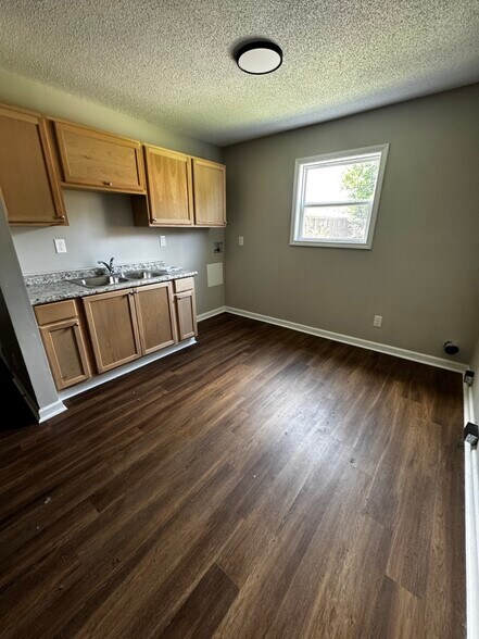 2408 19th Avenue N ave, Birmingham, AL à vendre - Photo intérieure – Image 3 sur 11