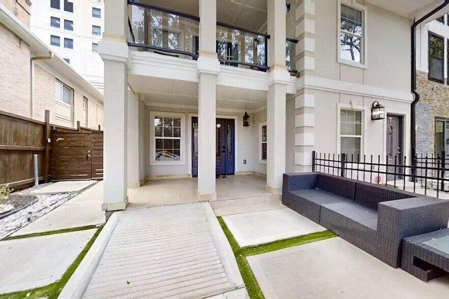 6325 Riverview Way, Houston, TX à vendre - Photo de l’immeuble – Image 2 sur 33