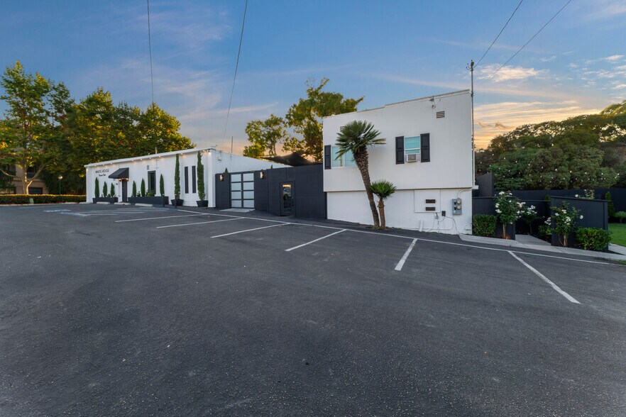 281 W Main St, Ventura, CA à vendre - Photo de l’immeuble – Image 2 sur 70