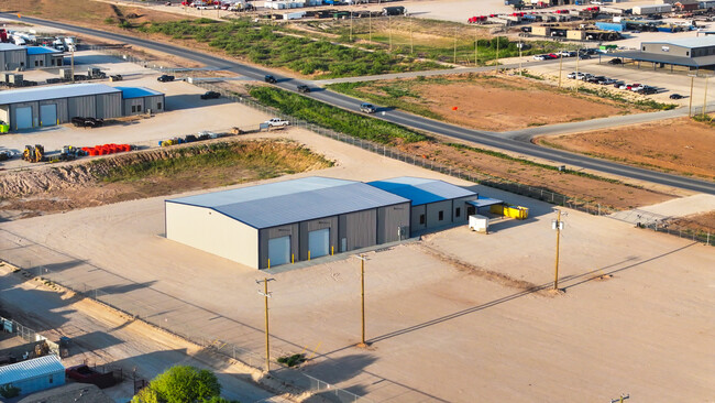 Plus de détails pour 3717 S County Rd 1232, Midland, TX - Industriel/Logistique à louer