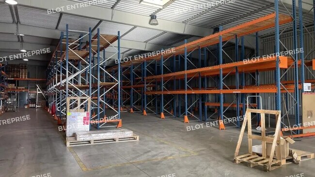 Plus de détails pour Industriel/Logistique à louer