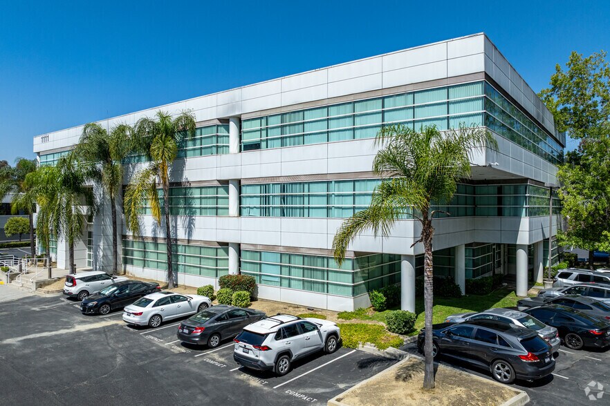 1111 Corporate Center Dr, Monterey Park, CA à louer - Photo de l’immeuble – Image 3 sur 18