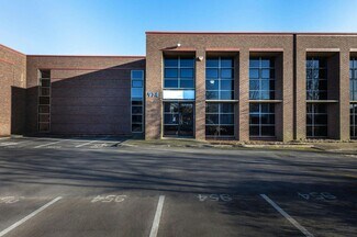 Plus de détails pour 950-955 Yeovil Rd, Slough - Industriel/Logistique à louer